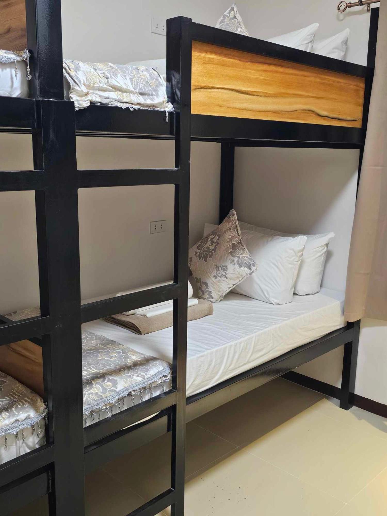 קורון Jaijai'S Backpackers Inn מראה חיצוני תמונה