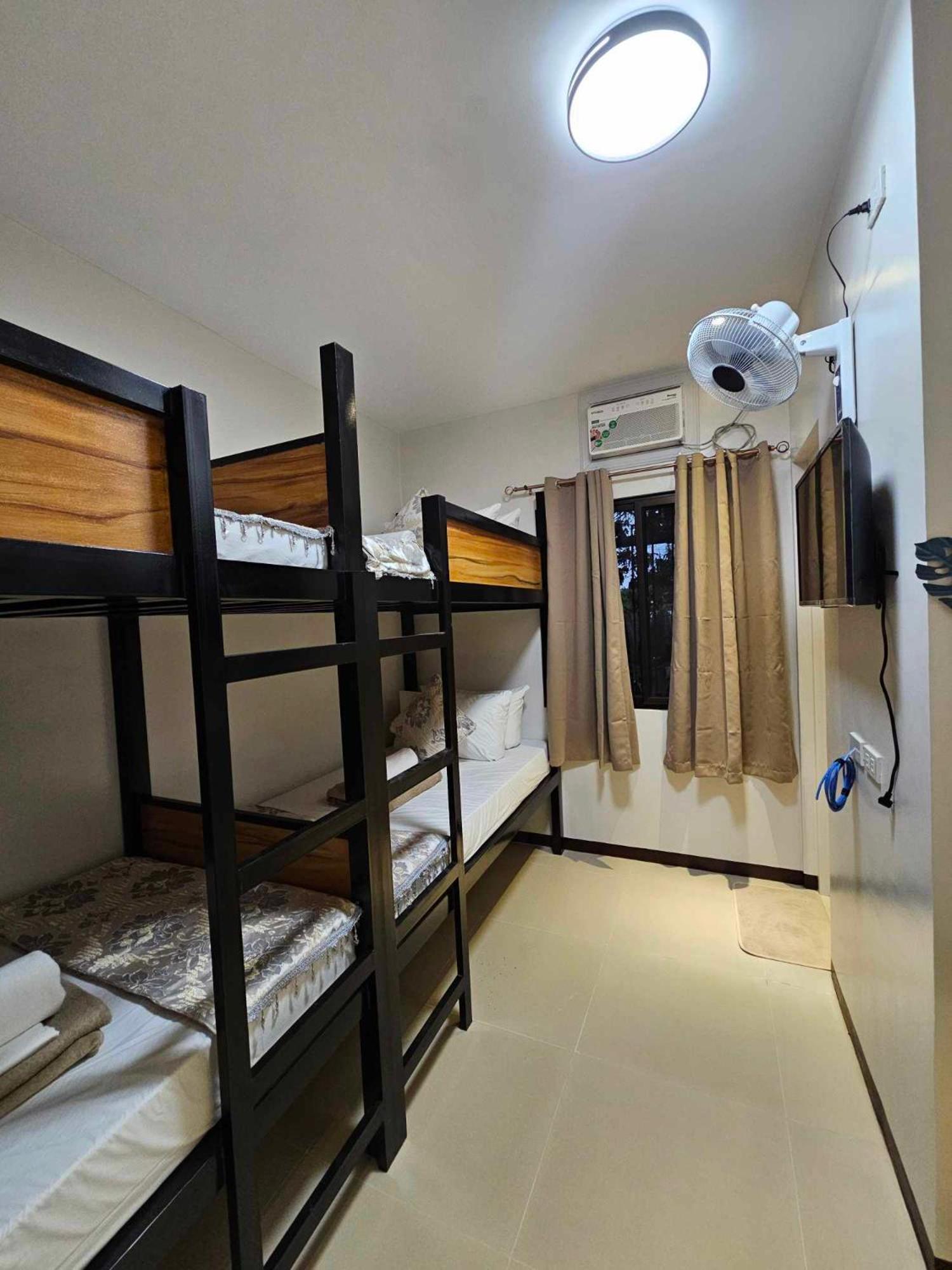 קורון Jaijai'S Backpackers Inn מראה חיצוני תמונה