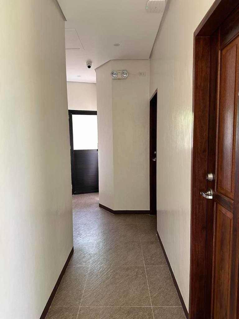קורון Jaijai'S Backpackers Inn מראה חיצוני תמונה