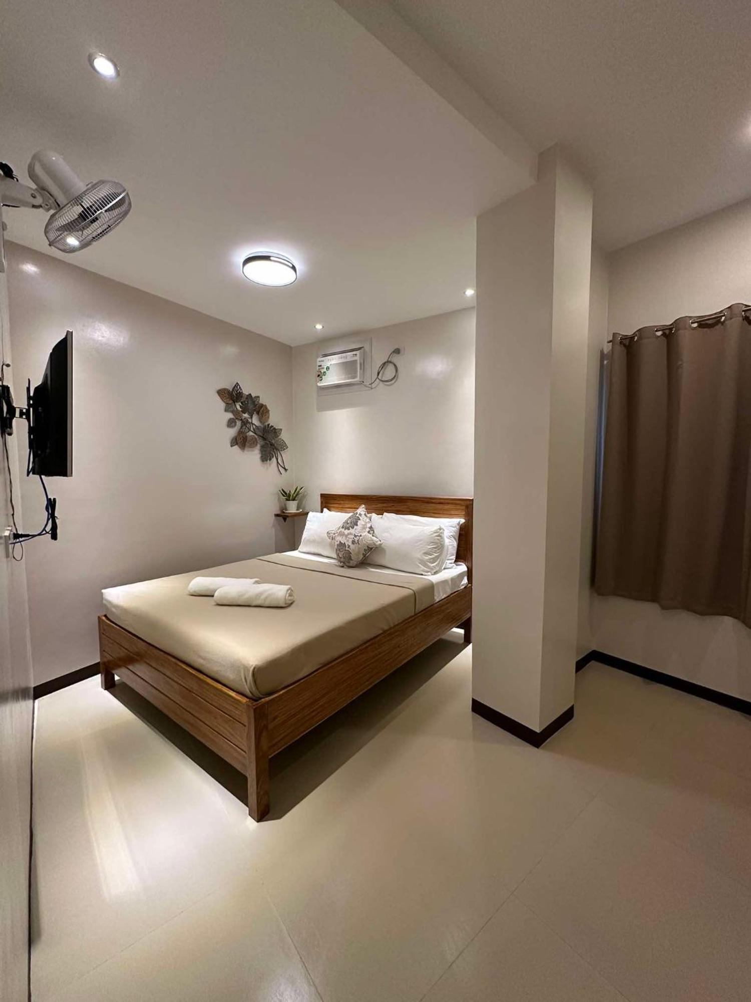 קורון Jaijai'S Backpackers Inn מראה חיצוני תמונה